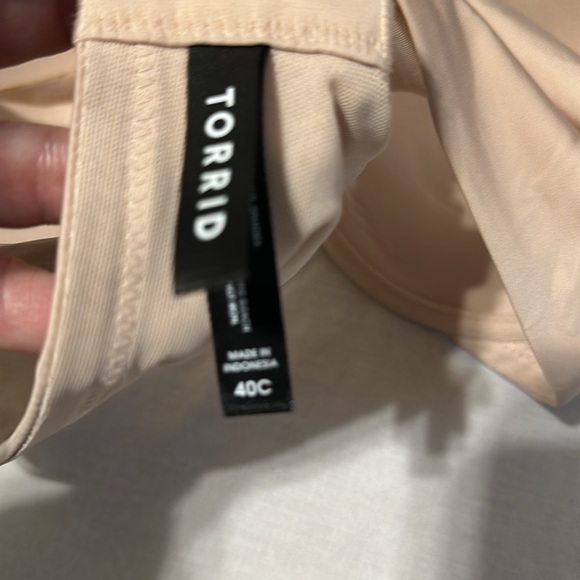 Torrid Nude Color Padded Underwire Bra Size 40C - Picture 6 of 7